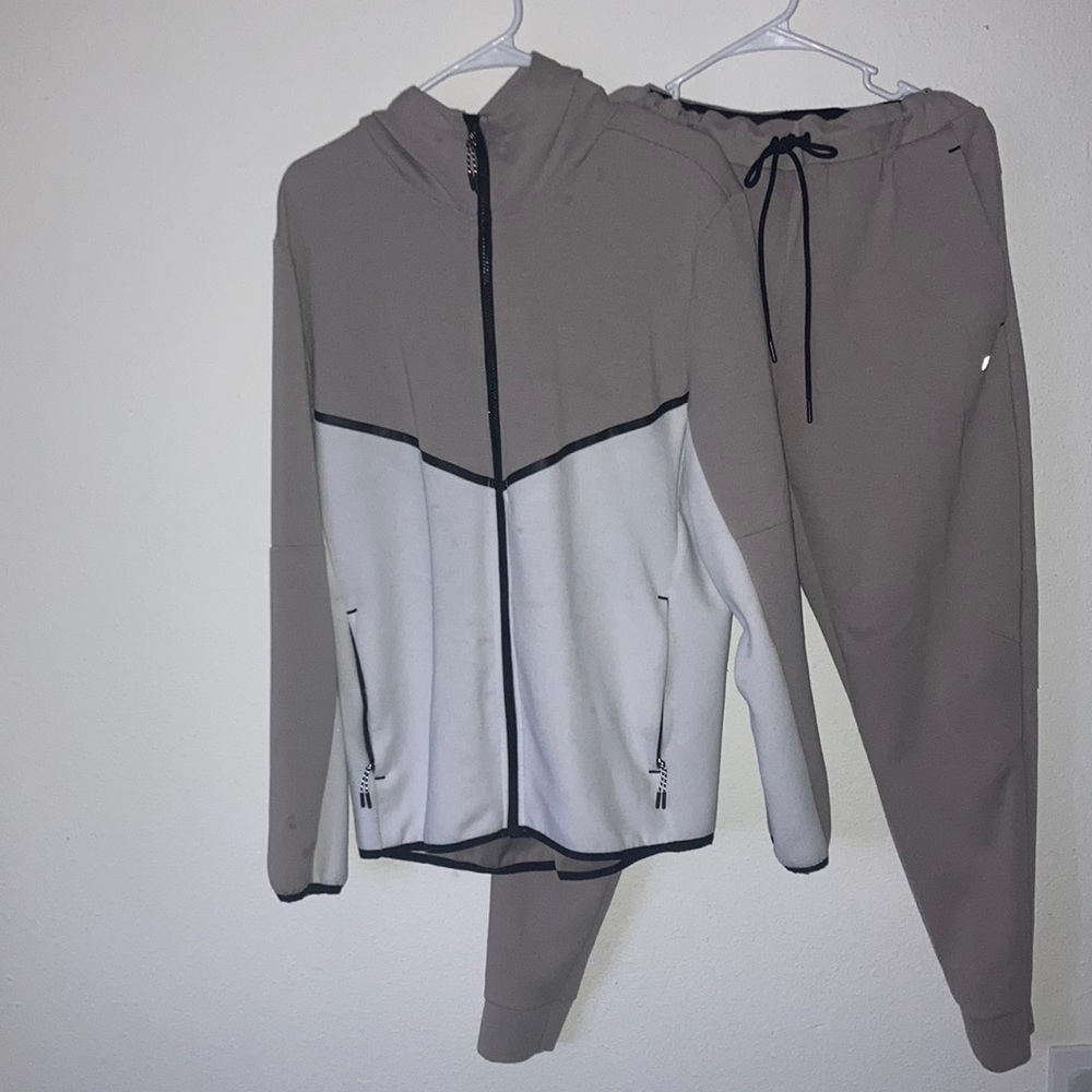 Light purple and white workout clothes